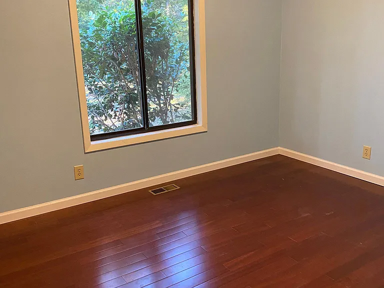 209 Hunter Hill Rd — Photo 8