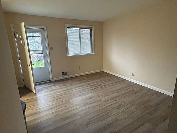 3rd image of 114 McLaughlin Rd #E