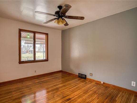 5th image of 159 Franklin St