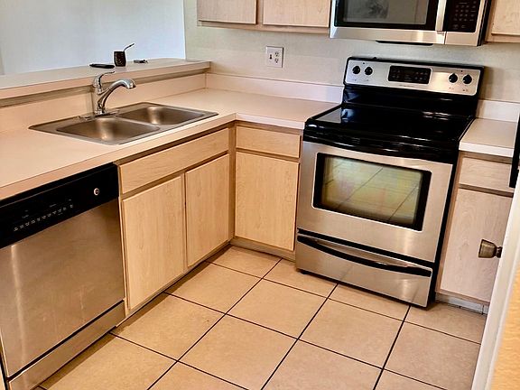 5th image of 7340 Westpointe Blvd APT 314