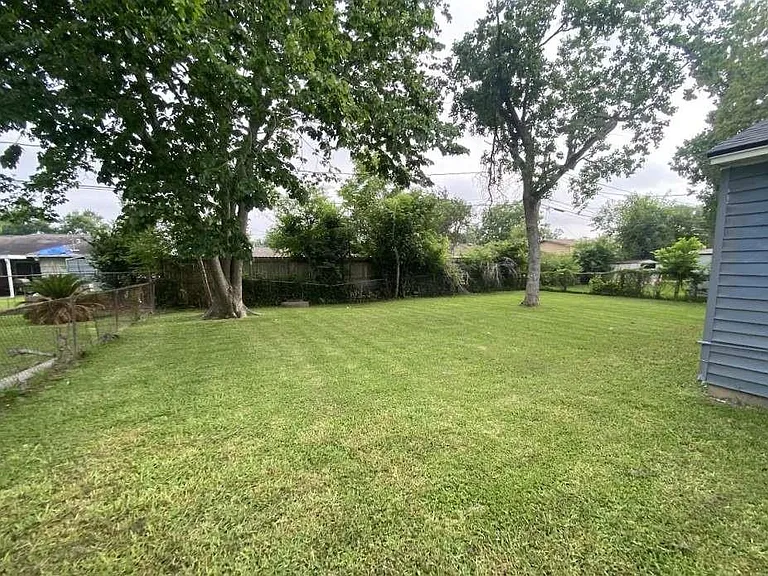 5715 Belmark St — Photo 15