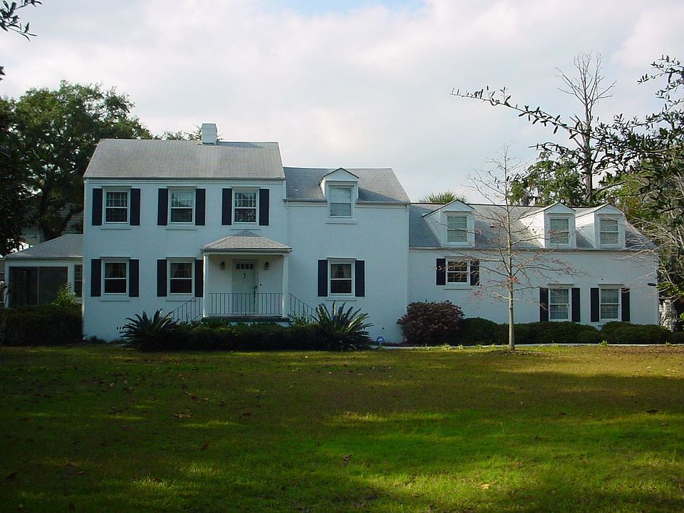 Front view from street