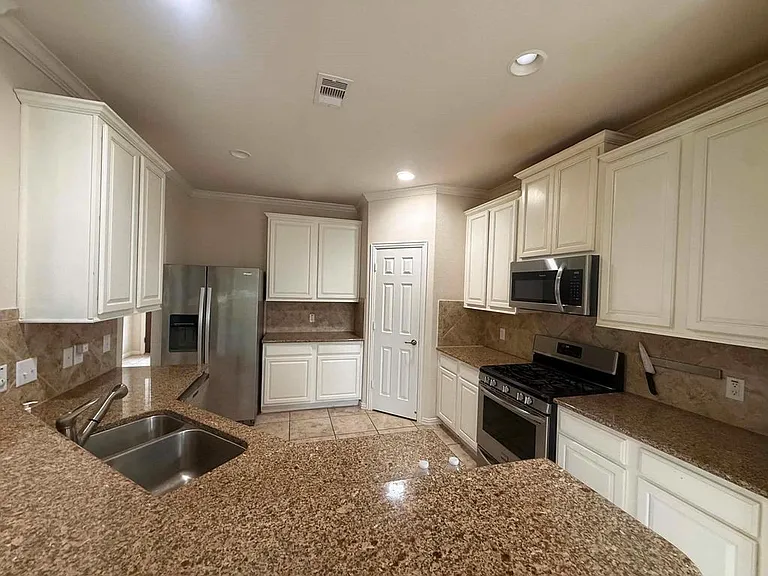 19806 Amber Village Ln — Photo 5