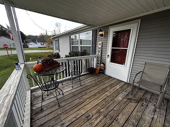 2nd image of 4931 North St