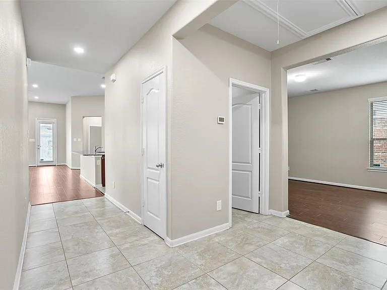 6530 Bayliss Valley Ln — Photo 5
