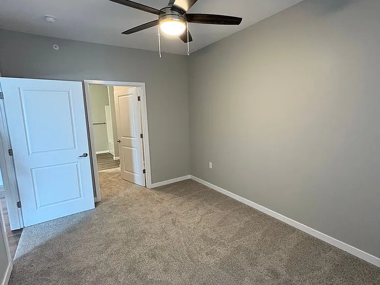 600 Salem Ave SE — Photo 18