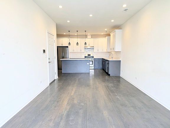 3rd image of 2916 S Wentworth Ave #3