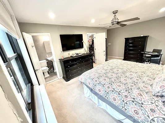 Sold by Winzone Realty Inc | media 28