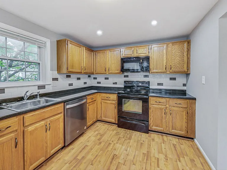 10615 Prairie Landing Ter — Photo 3