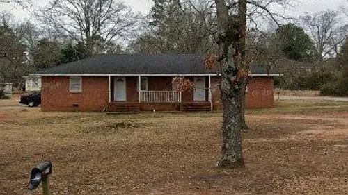 1206 W Poplar St Photo 1