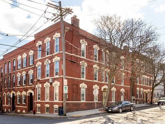 3rd image of 35 Chestnut St APT 2