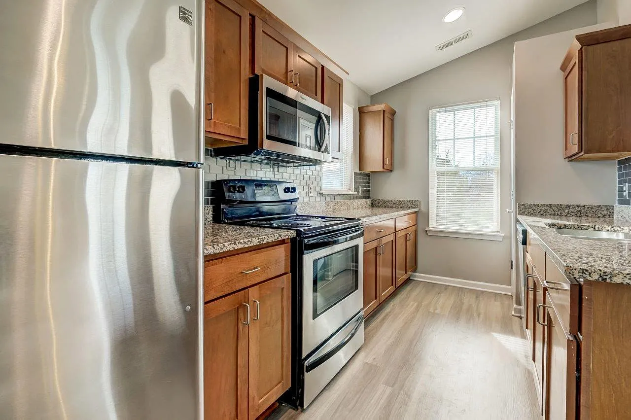 Webster Green Apartment Homes — Photo 1