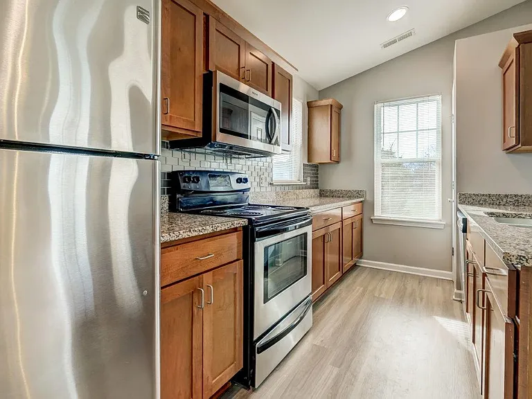 Webster Green Apartment Homes — Photo 1