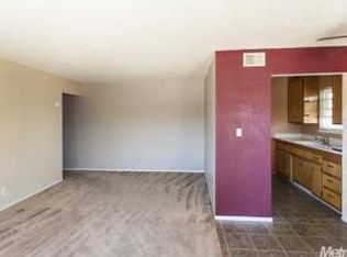 9037 El Cajon Way APT 4, Sacramento, CA