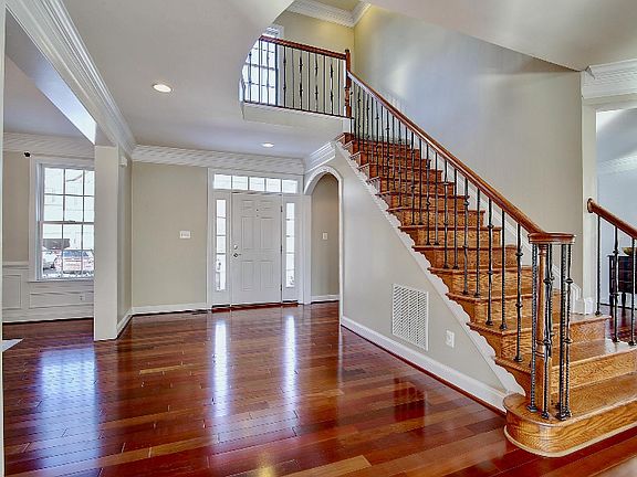 3rd image of 44181 Riverpoint Dr