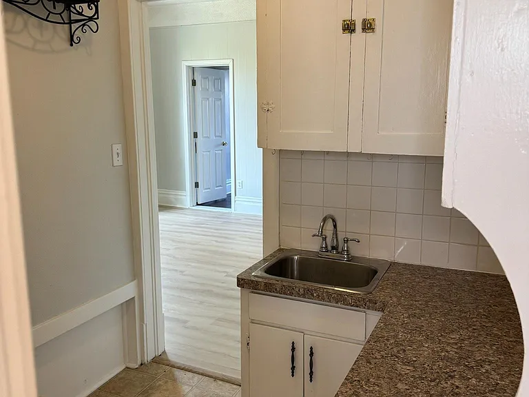 1819 W 1st Ave #3 — Photo 9