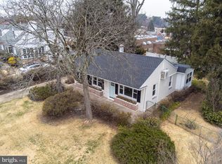 925 Arnold St, Philadelphia, PA 19111