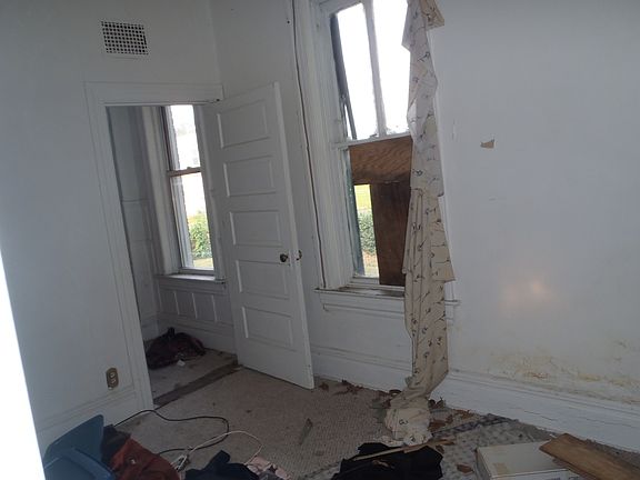 5th image of 4356 Saint Louis Ave