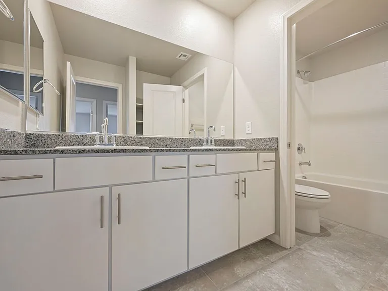 3752 Berenices Ave — Photo 13