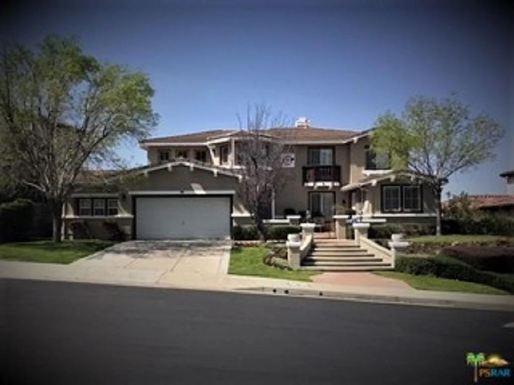 Provence Lane, Tujunga — Photo 1
