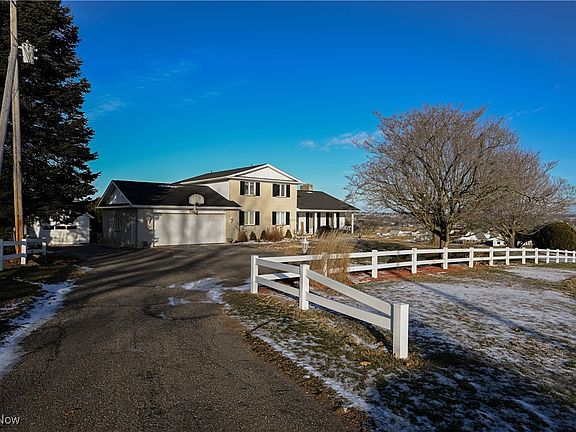 3rd image of 264 Pleasant Valley Rd NW