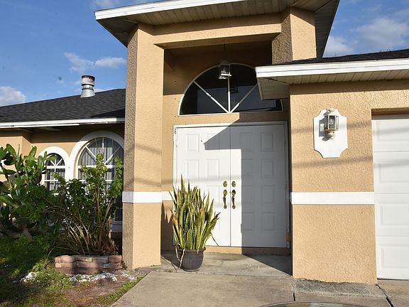 3rd image of 113 NW 28th Ave
