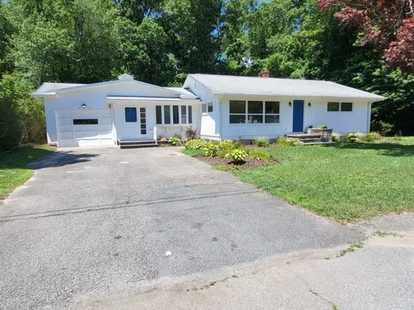 20 Faulkner St, Westport, MA 02790
