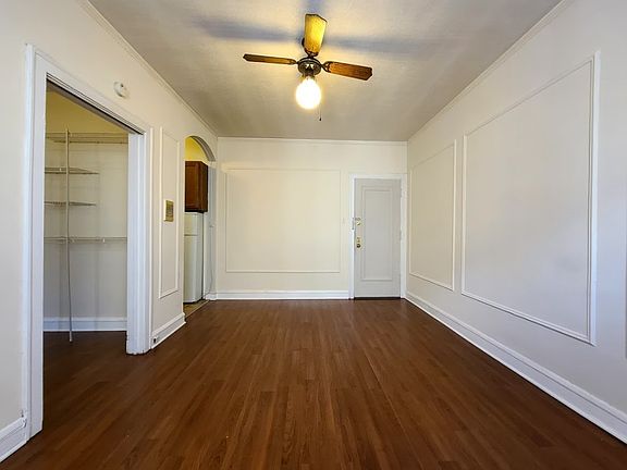 4th image of 2827 N Burling St APT 307