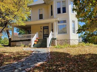 1129 Warren St, Alton, IL 62002