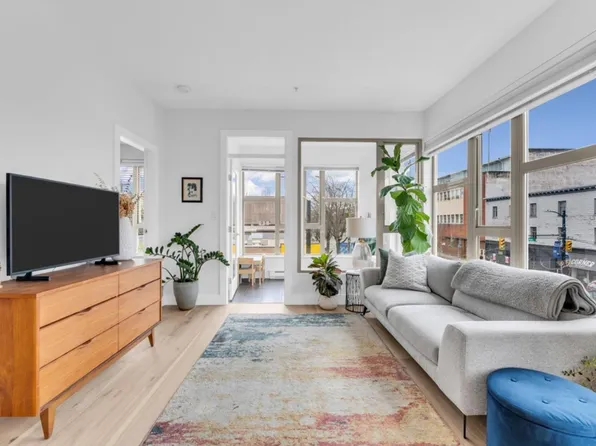 205 E 10th Ave #304, Vancouver, BC V5T 4V6