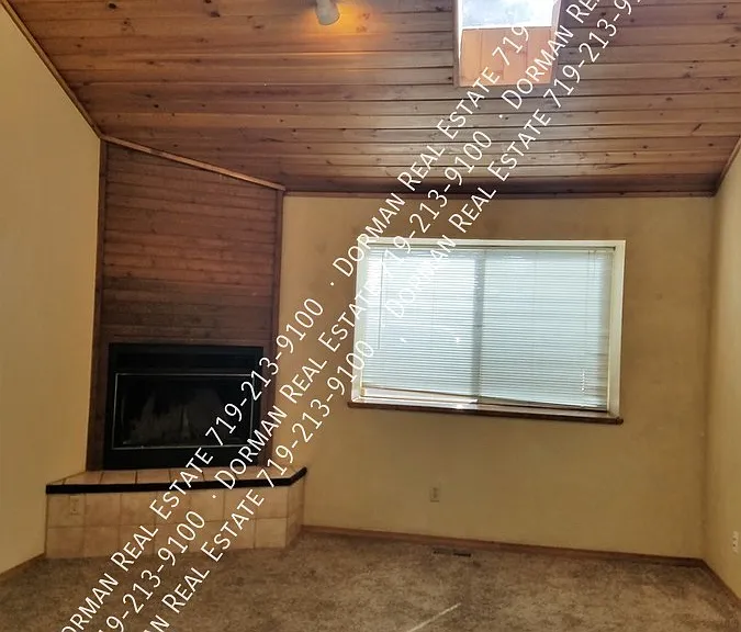 209 E Lake Ave — Photo 3