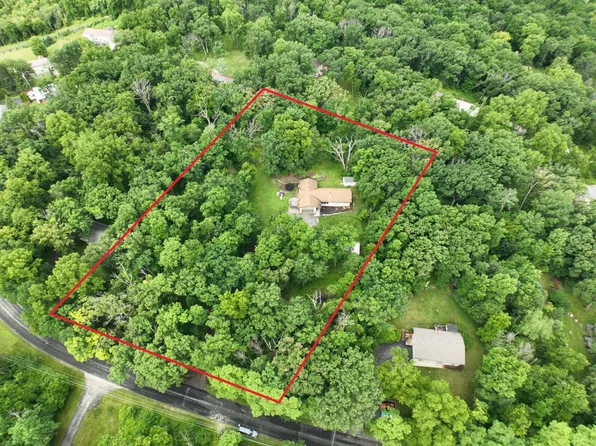 N6089 Lyons ROAD, Burlington, WI 53105