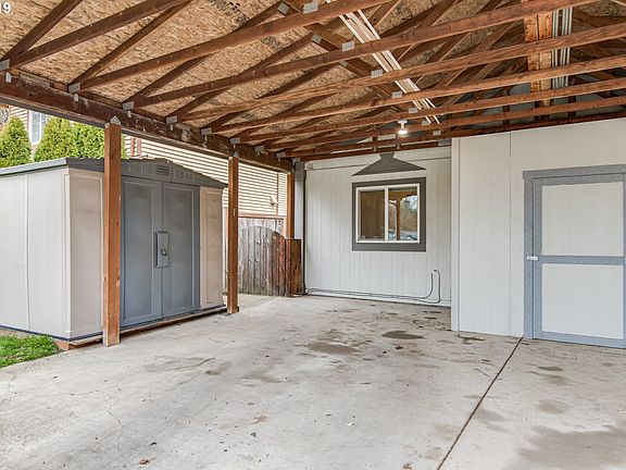 3rd image of 1812 NE 82nd St