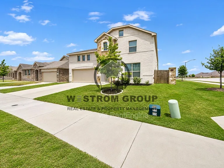 2600 Starwater Dr — Photo 4