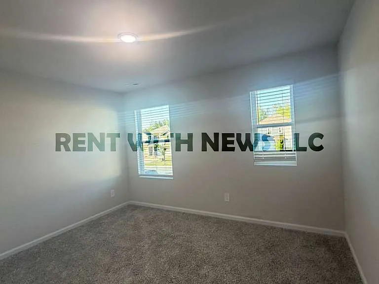 713 Riguard Way — Photo 17
