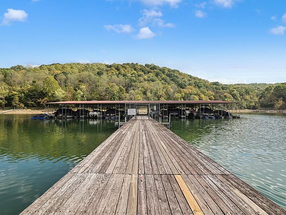 3rd image of 750 Harbor Dr
