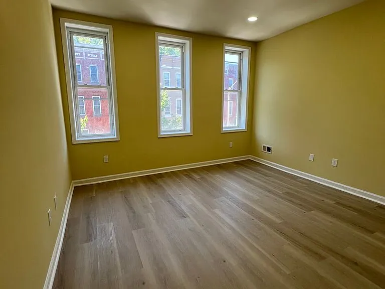 1725 Druid Hill Ave — Photo 16