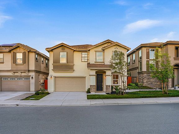 2nd image of 2525 Modena Dr