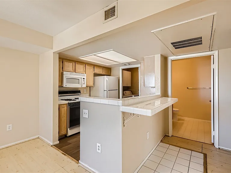 1909 Mountain Hills Ct #206-1-1 — Photo 4