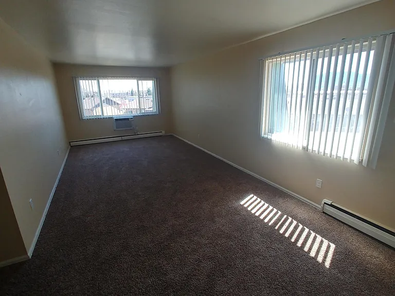 Bruin Manor (TS) — Photo 17
