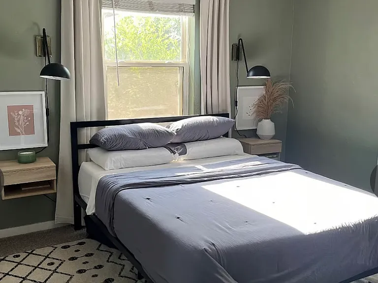 1832 E Crittenden Ln — Photo 9