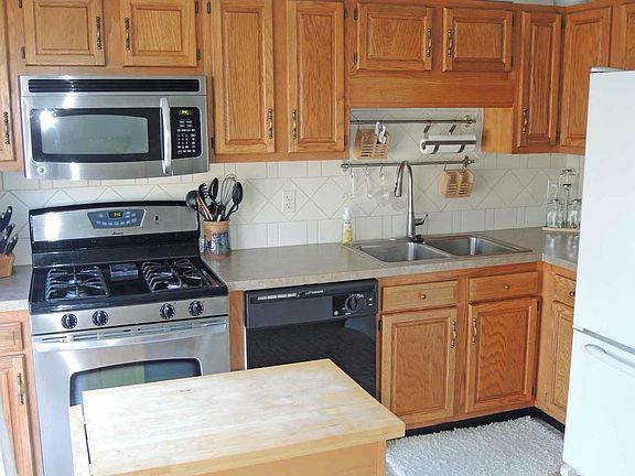 Kitchen 1 -Stainless Appliances