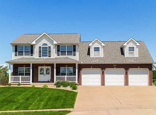 5146 Taylor Ave, Bettendorf, IA 52722