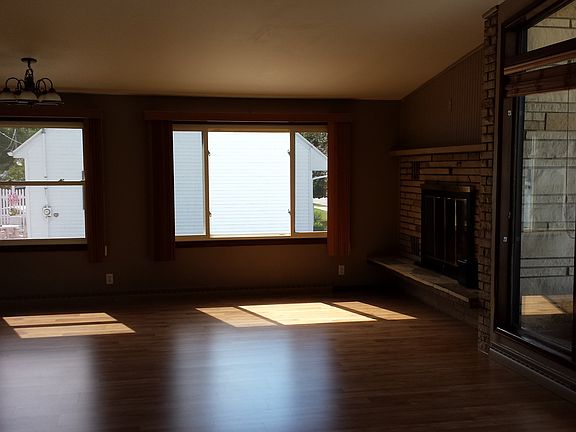 4th image of 2255 Park Ave