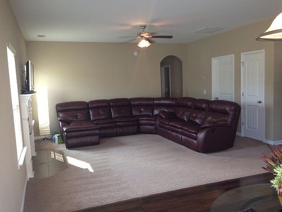5th image of 562 Mustang Ln NE