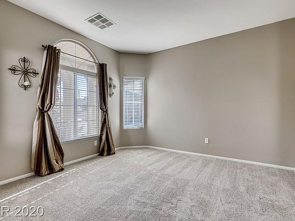 4th image of 10616 Emerald Path Ave