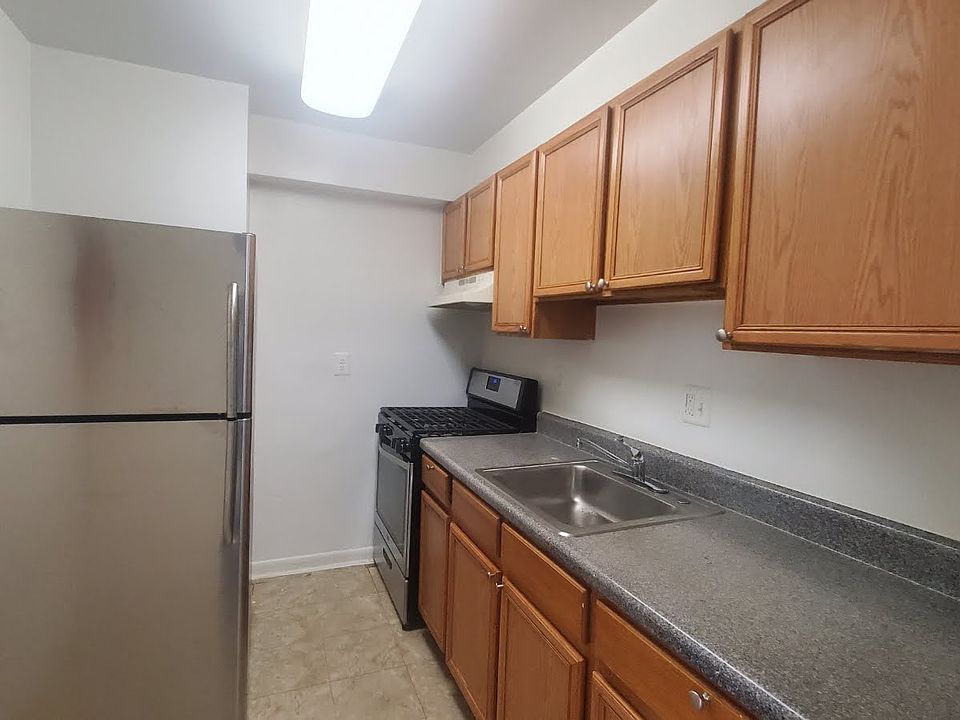 1st image of 5317 E St SE APT 739