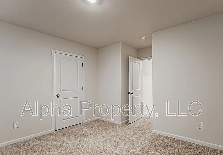 1210 Murdock Cir — Photo 19