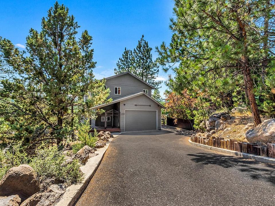 Privacy in a wooded area in downtown!!