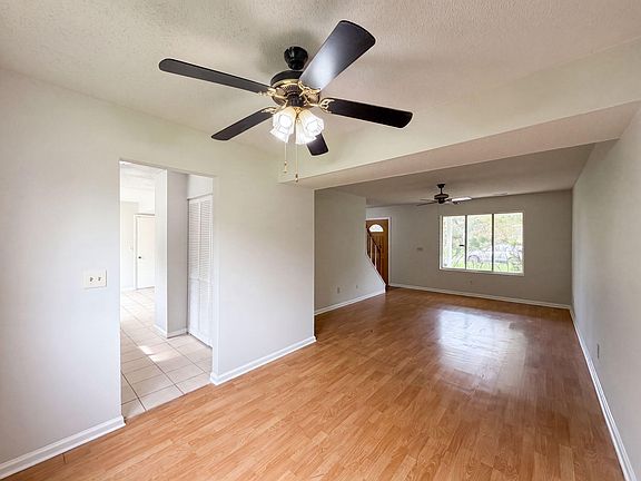 3rd image of 6786 Moss Ct